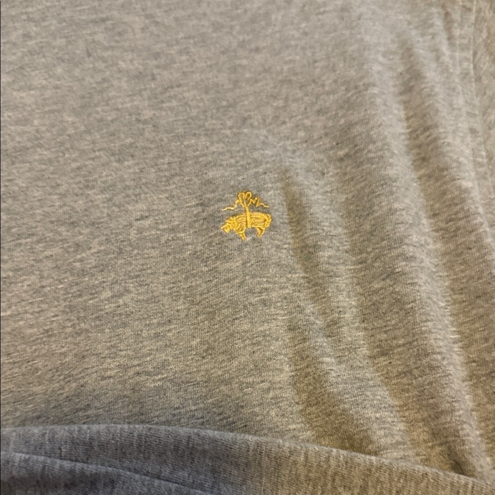 Brooks brother M tshirt - Picture 6 of 6